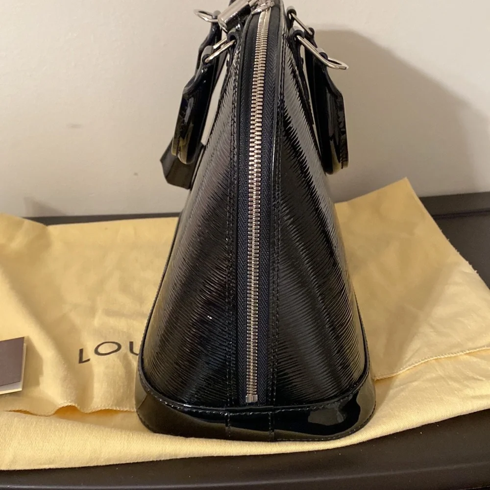 Louis Vuitton Black Patent Alma PM